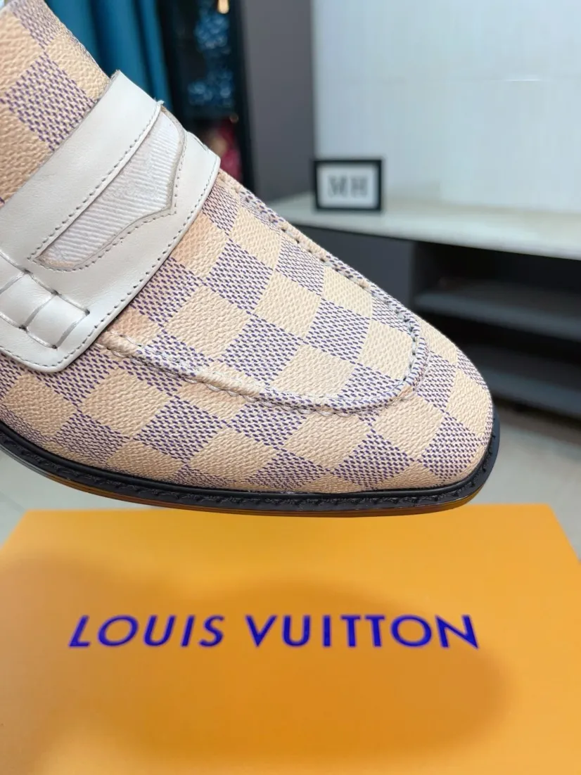 Ex-factory price 720🌹🌹High version [LV] Louis Vuitton's popular casual leather shoes🎖Fashionable and elegant🎖🎖Material: Original imported open-edge beaded cowhide, washed cowhide leather lining, original open-molded rubber outsole, high-end and classy, ​​elegant quality, instantly transforming into a handsome man ❤❤Standard\nNumber: 38-44